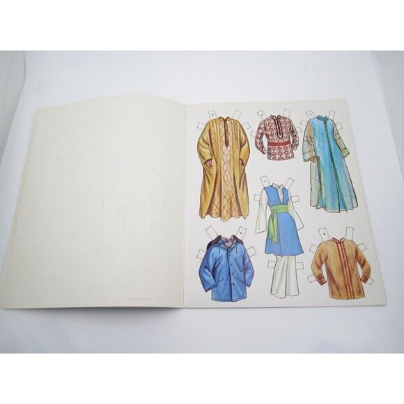 Vtg Inspired by Ross Hunter Uncut Lost Horizon Paper Doll Book (Made in USA) - Picture 7 of 9